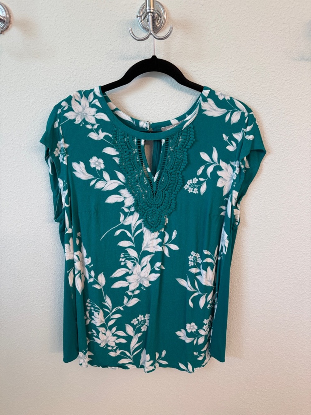 Daniel Rainn Teal Floral Crochet-Trim Keyhole Blouse